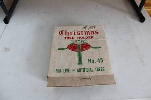 lot 382 image: Vintage Christmas Tree Holder No. 45 for Live and Artificial Trees