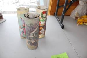 lot 402 image: Set of 3 Vintage Glitter Decorated Candle Holders