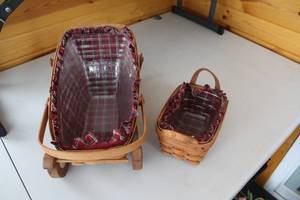 lot 413 image: Set of 2 Rustic Wooden Baskets with Red Plaid Liners