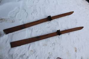 lot 570 image: Vintage Wooden Snow Skis with Bindings Set of 2