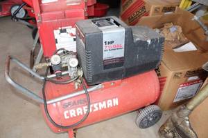 lot 578 image: Sears Craftsman 7.5-Gallon 1HP Air Compressor