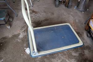 lot 583 image: Heavy-Duty Folding Platform Cart with Non-Slip Surface