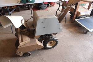 lot 584 image: Garden Mark Snow Thrower - Vintage Snow Blower