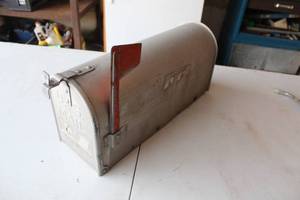lot 599 image: Vintage U.S. Mailbox with Red Flag