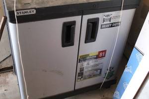 lot 625 image: Stanley Heavy Duty Garage Workshop Storage Cabinet