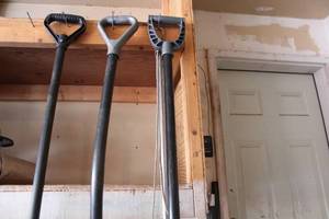 lot 650 image: Set of 3 Heavy-Duty Snow Shovels with Ergonomic Handles