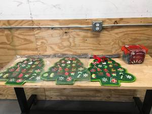 lot 104 image: Lot of Christmas Decorations