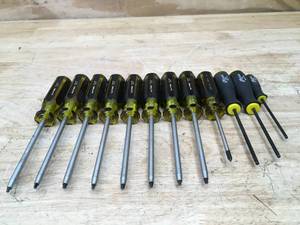 lot 79 image: Lot of 12 - Screw Drives