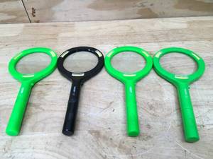 lot 56 image: Lot of 4 - Magnifying Glass With Lights
