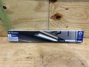 lot 35 image: GE Lighting 93127778 GE LED 18 3Col Fixture