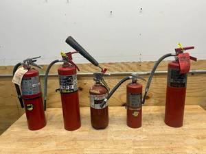 lot 83 image: Lot of 5- Fire Extinguishers