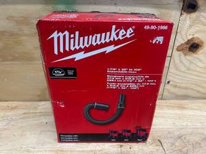 lot 87 image: MILWAUKEE 1-78 in. 32 in. - 102 in. Expandable Hose for WetDry Shop Vacuums (1-Piece)