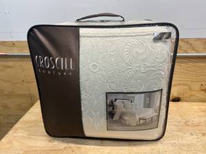 lot 50 image: CROSCILL COUTURE Queen Comforter Set (Hepburn)- Ivory