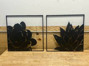 lot 150 image: Lot of 2- 24 x 24 Wall Decor