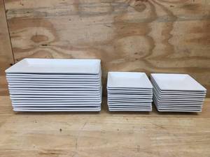 lot 180 image: Lot of Multiple Small Plates
