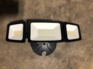 ONFORU BDB55D-3 LED Dusk to Dawn Wall Light Customer Returns See Pictures