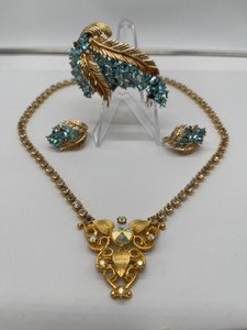 Trifari Aqua Rhinestone Brooch and Clip Earring Set and Necklace