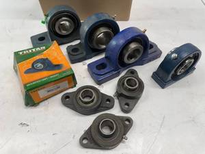 lot 44 image: Pillow Block Bearing, Asst. Lot of 8