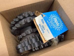 lot 57 image: Assorted Sprockets