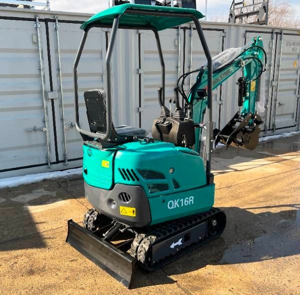 lot 206 image: 2024 AGT Mini Excavator QK16R with Powered Thumb