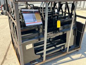 lot 136 image: AGT Skid Steer Forks, 1 Ton Cap. SSCPF42-2200-WFF (Qty 1)