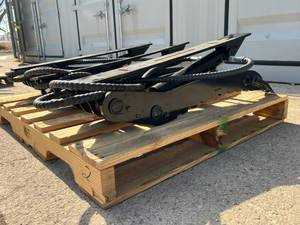 lot 524 image: FUTURE Excavator Thumb 3T