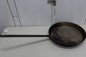 lot 191 image: Oversized Skillet - 20 Diameter