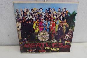 lot 202K image: Vinyl Record -The Beatles SGT Peppers Lonely Hearts Club Band