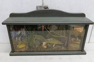 lot 26 image: Fishing Themed Wooden Shelf Shadow Box
