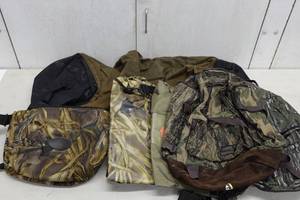 lot 215 image: Assorted Hunting Bags - Boyt, Ducks Unlimited