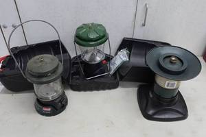lot 218 image: 2 Coleman Lanterns