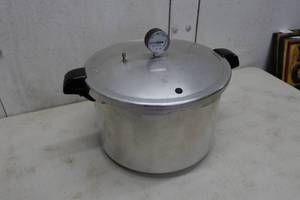 lot 143 image: Presto Pressure Cooker