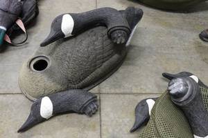 lot 366 image: 6 2-Piece Giant Goose Decoys with Bag