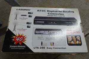 lot 374 image: Lasonic ATSC Digital-to-Analog Converter