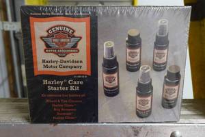 lot 382 image: Harley Davison Care Starter Kit