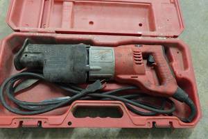 lot 386 image: Milwaukee Orbital Super Sawzall
