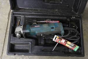 lot 387 image: Makita Right Angle Drill