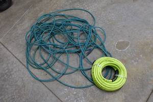 lot 391 image: Air Hoses