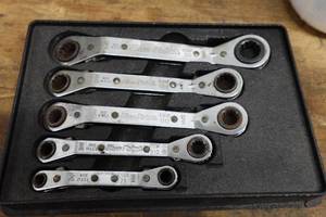 lot 264 image: Blue Point Ratcheting Box Wrenches
