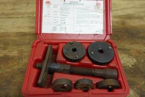 lot 274 image: MAC Tools Disc Brake Caliper Tool