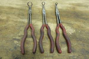 lot 276 image: MAC Tools Long Reach Hose Gripping Pliers