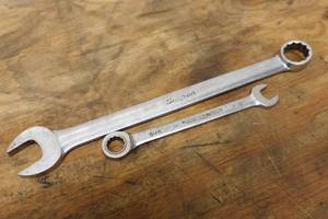 lot 281 image: Snap-On 1516 Combination Wrench, GearWrench 916 Ratcheting Combination