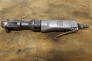 lot 287 image: Ingersoll Rand 38 Drive Air Ratchet