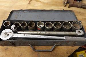 lot 289 image: 34 Drive Ratchet and Socket Set - Mostly S-K