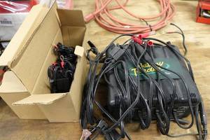 lot 292 image: 4 Bank Battery Tender Maintainer