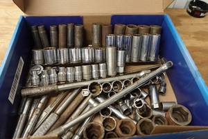 lot 293 image: 12 Drive Ratchets and Sockets - Mostly S-K and Craftsman