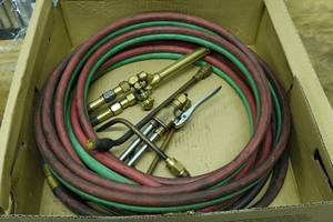 lot 298 image: Victor Torch with Tips and Hoses