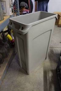 lot 312 image: Rubbermaid Trash Can and Tarp