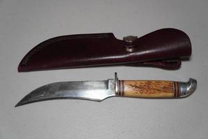 lot 107 image: Craftsman Fixed Blade Hunting Knife with Leather Sheath