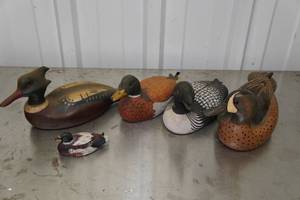 lot 228 image: Carved Wood Ducks and Loon